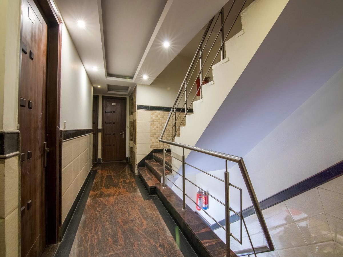 Oyo 1912 Hotel Dada Cottage Нью-Дели Экстерьер фото